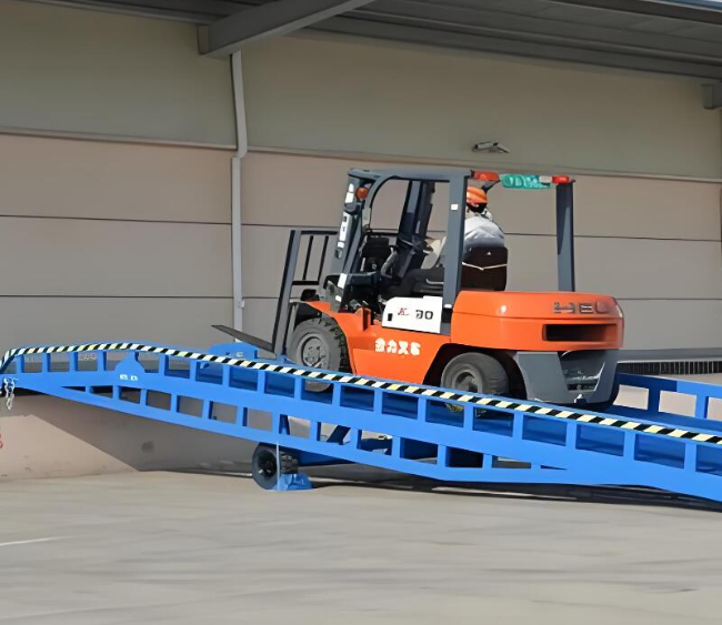 海北移动式卸货平台（叉车用）